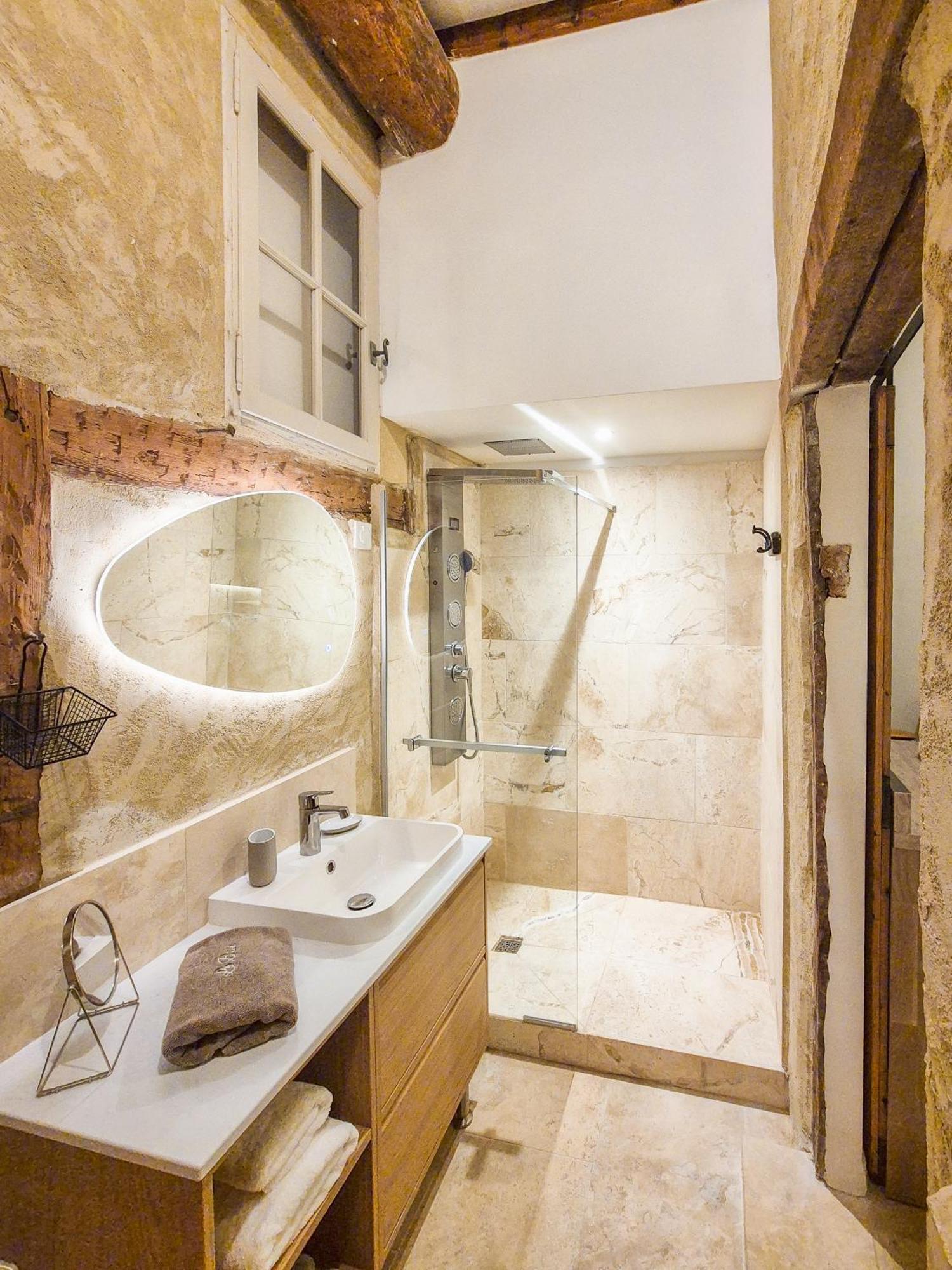 Au Lys Rose Apartment *